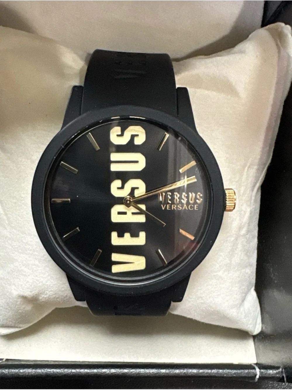 Versus Versace* Barbes Silicone Man’s Strap Watch